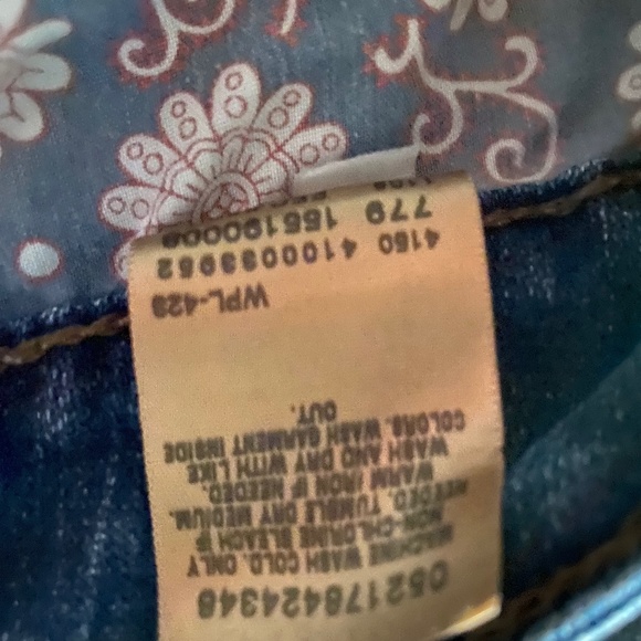 Levi’s 526 Slender Boot Cut - Picture 4 of 16